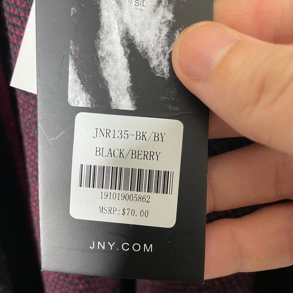 Women's Poncho Black Wine Color Size 100% Acrylic One Size Jones New York NWT - Picture 5 of 8